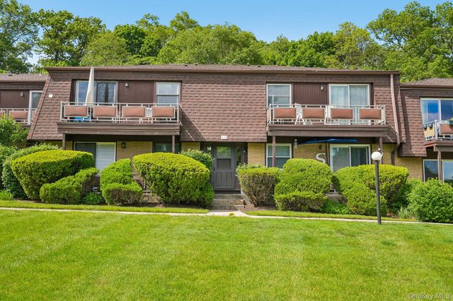 2 Germonds Village 12, Bardonia, NY 10954