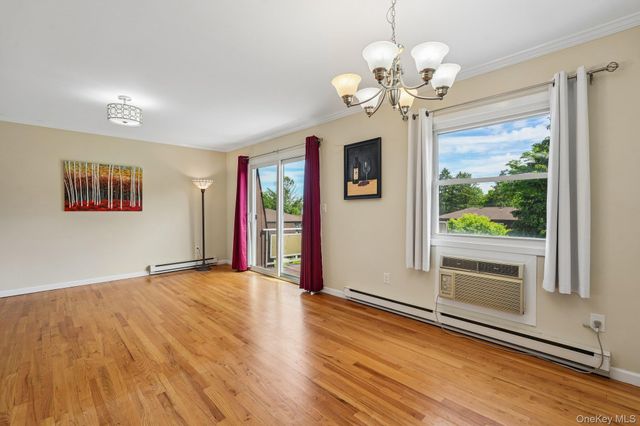 2 Germonds Village 12, Bardonia, NY 10954