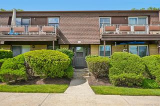 2 Germonds Village 12, Bardonia, NY 10954