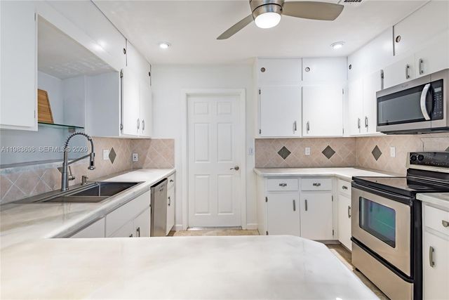505 Heron Dr, Delray Beach, FL 33444