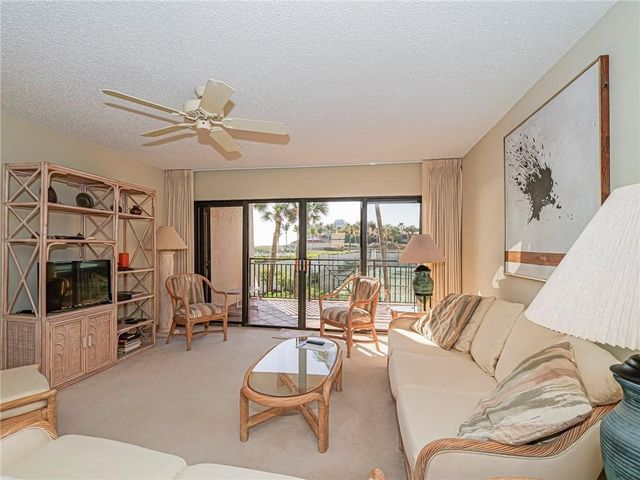 3939 Ocean Drive 201B, Vero Beach, FL 32963