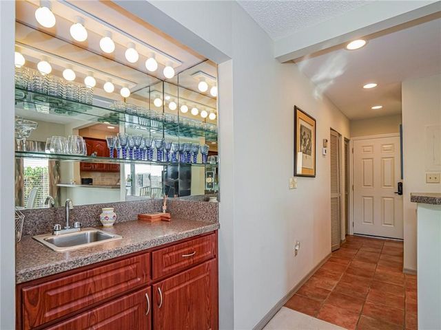3939 Ocean Drive 201B, Vero Beach, FL 32963