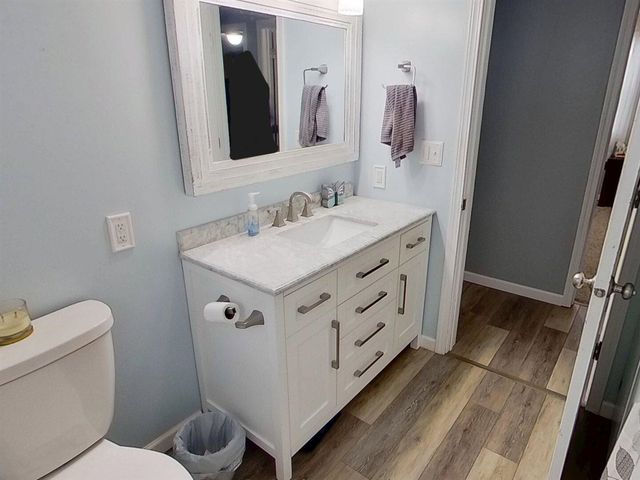 10300 Springwood Drive, Zeeland, MI 49464