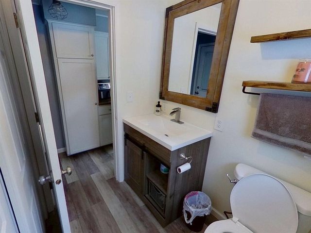 10300 Springwood Drive, Zeeland, MI 49464