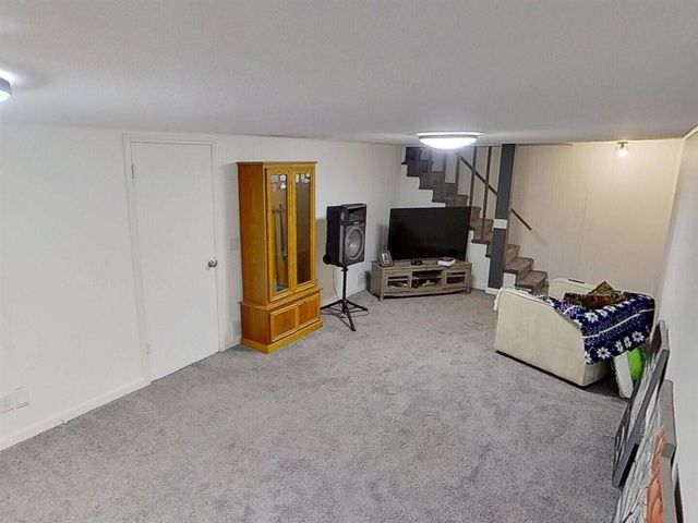 10300 Springwood Drive, Zeeland, MI 49464