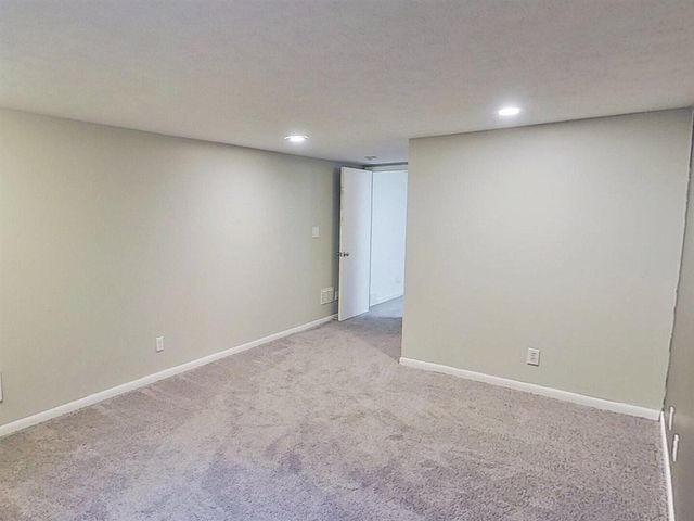 10300 Springwood Drive, Zeeland, MI 49464