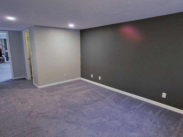 10300 Springwood Drive, Zeeland, MI 49464