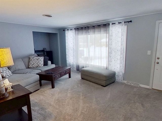 10300 Springwood Drive, Zeeland, MI 49464