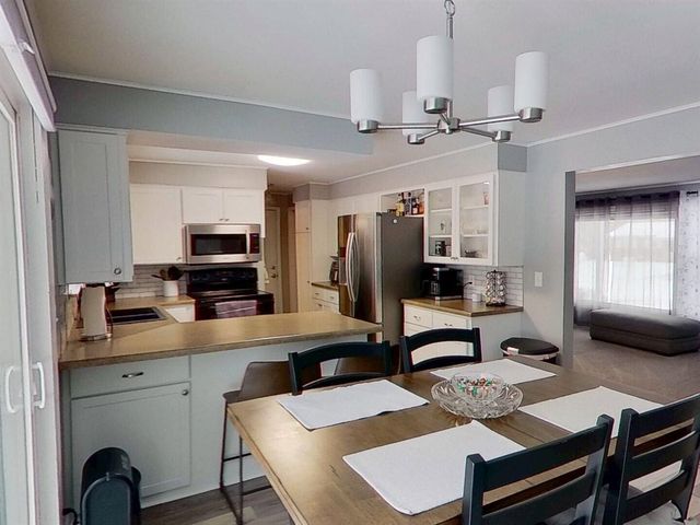 10300 Springwood Drive, Zeeland, MI 49464