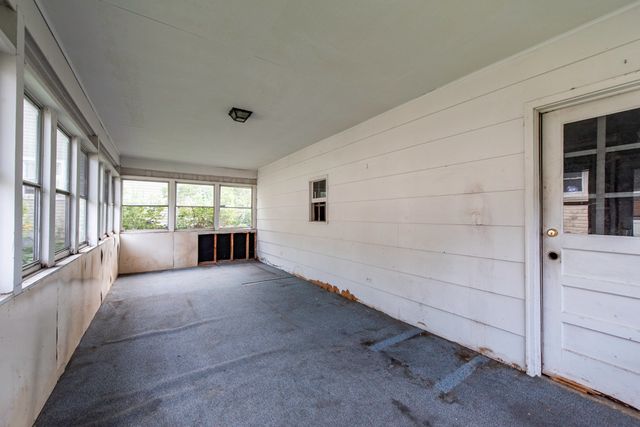 2314 Gideon Avenue, Zion, IL 60099