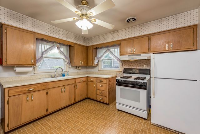 2314 Gideon Avenue, Zion, IL 60099