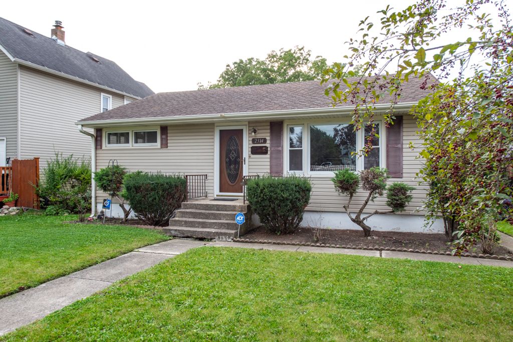 2314 Gideon Avenue, Zion, IL 60099