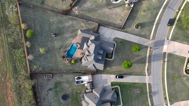 15409 Colonia Bella Drive, Edmond, OK 73013