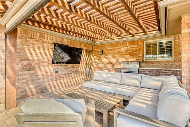 15409 Colonia Bella Drive, Edmond, OK 73013