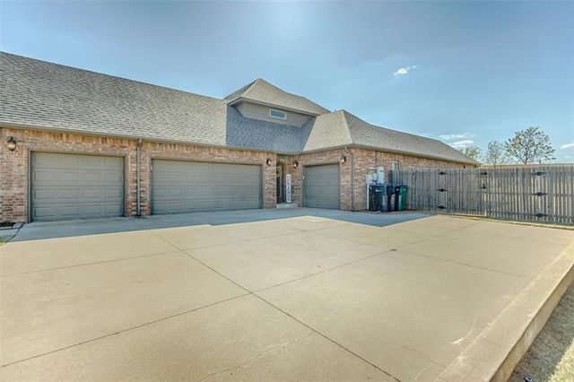 15409 Colonia Bella Drive, Edmond, OK 73013