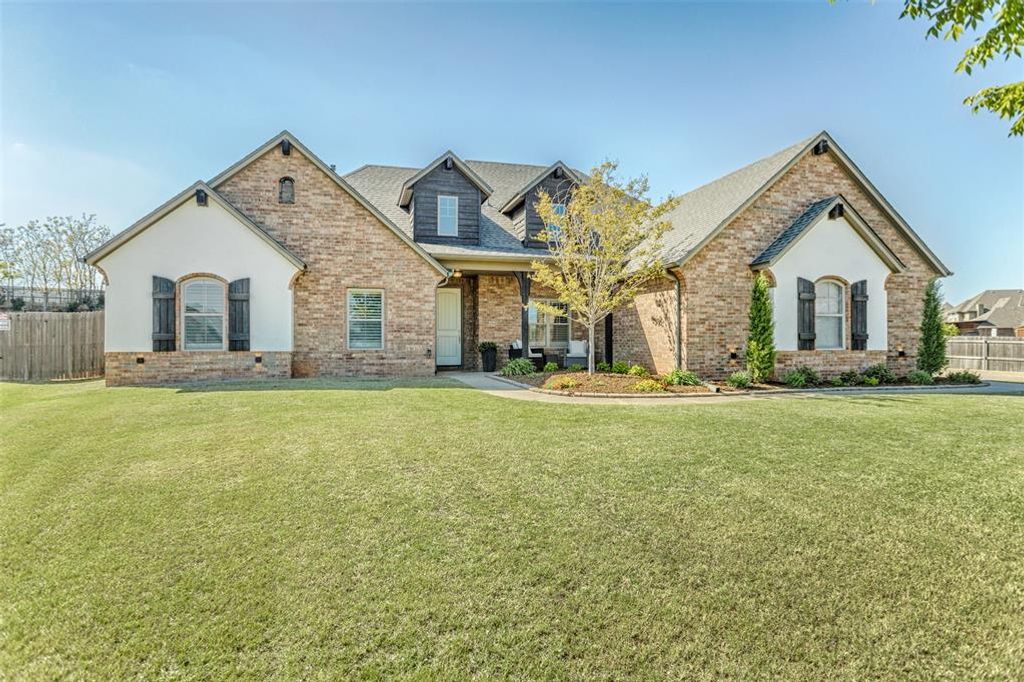 15409 Colonia Bella Drive, Edmond, OK 73013