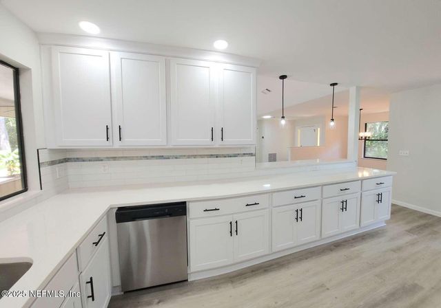 1347 AUTUMN, Fernandina Beach, FL 32034