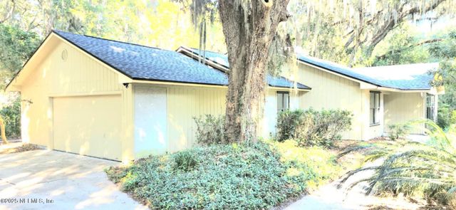 1347 AUTUMN, Fernandina Beach, FL 32034