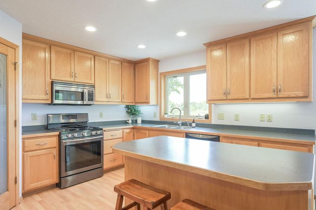 890 160th Lane NW, Andover, MN 55304