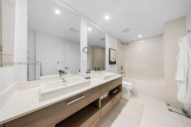 1300 S Miami Ave 4704, Miami, FL 33130