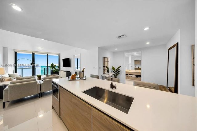 1300 S Miami Ave 4704, Miami, FL 33130