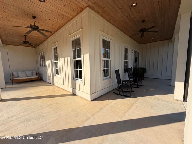 404 Herons Court, Ridgeland, MS 39157