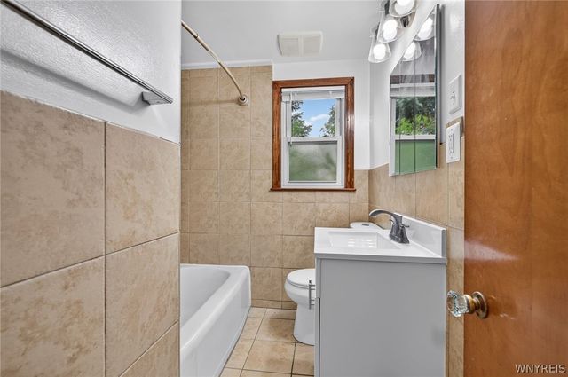8 Evergreen Place, Cheektowaga, NY 14225