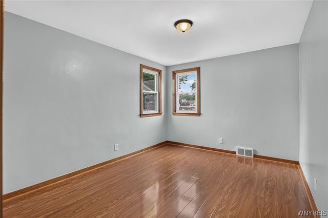 8 Evergreen Place, Cheektowaga, NY 14225