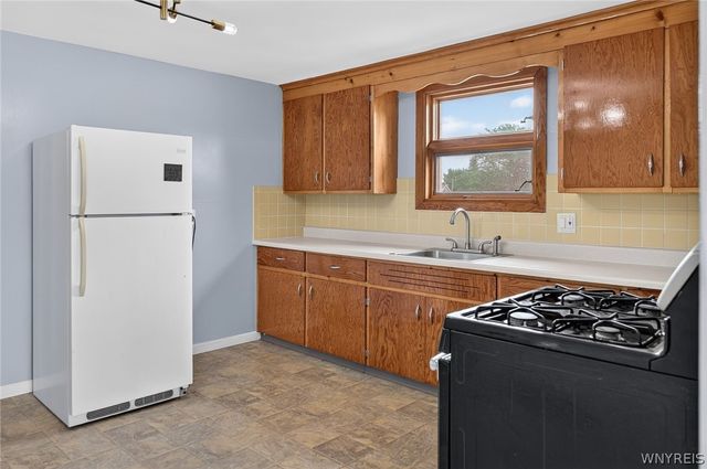 8 Evergreen Place, Cheektowaga, NY 14225