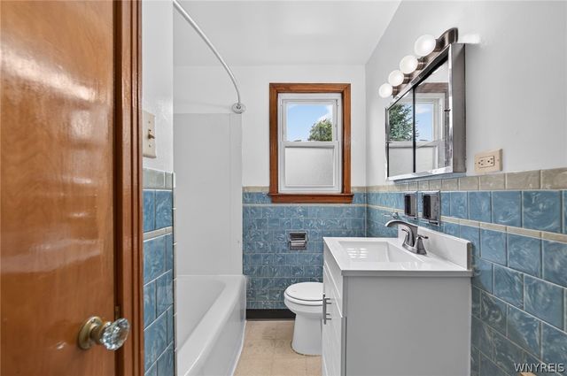 8 Evergreen Place, Cheektowaga, NY 14225