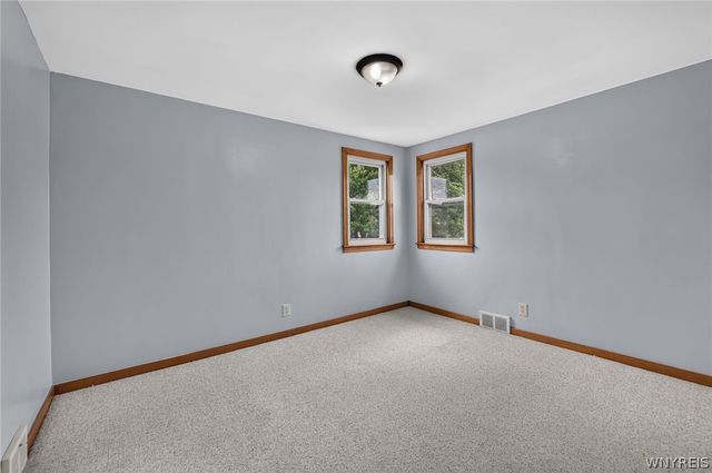 8 Evergreen Place, Cheektowaga, NY 14225