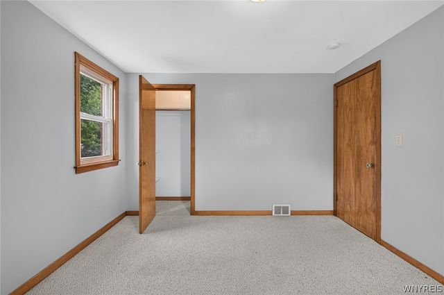 8 Evergreen Place, Cheektowaga, NY 14225