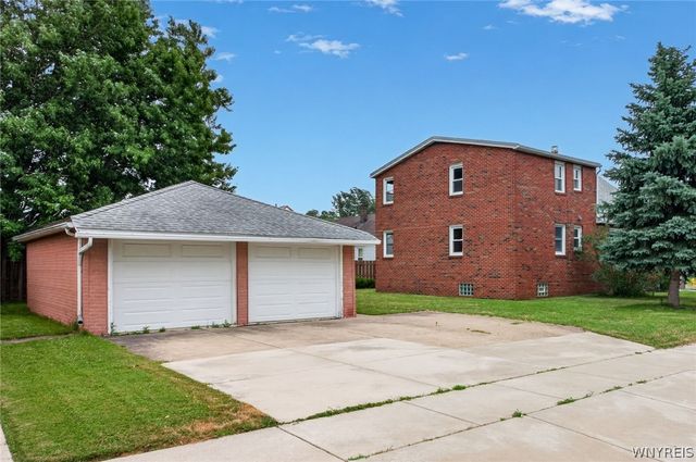 8 Evergreen Place, Cheektowaga, NY 14225