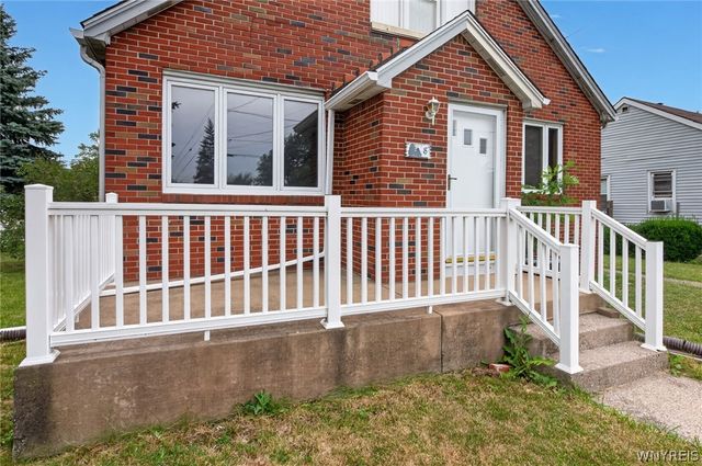 8 Evergreen Place, Cheektowaga, NY 14225