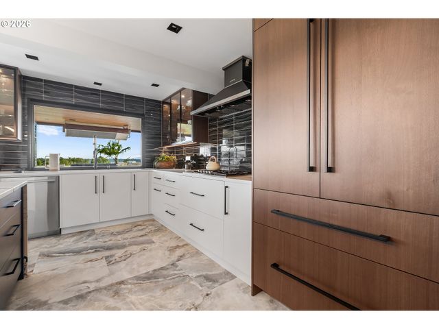 8015 Se EVERGREEN Hwy, Vancouver, WA 98664