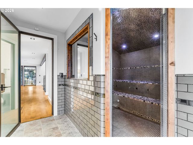 8015 Se EVERGREEN Hwy, Vancouver, WA 98664