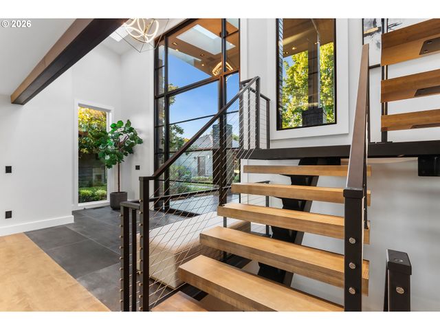 8015 Se EVERGREEN Hwy, Vancouver, WA 98664