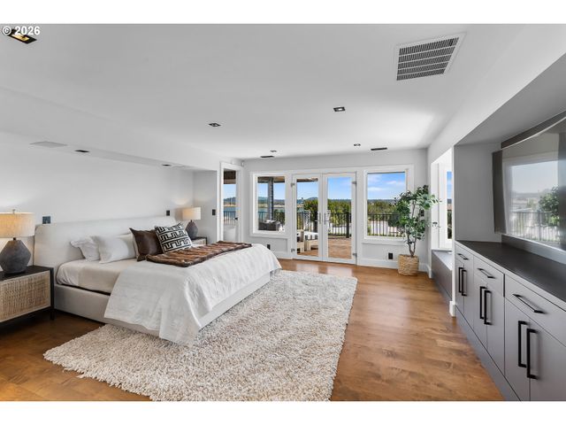 8015 Se EVERGREEN Hwy, Vancouver, WA 98664