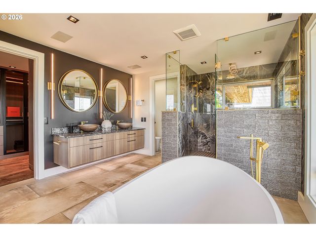 8015 Se EVERGREEN Hwy, Vancouver, WA 98664