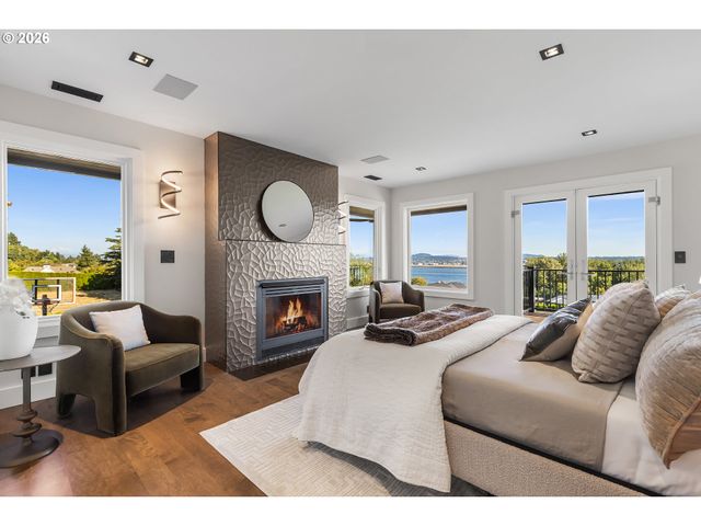 8015 Se EVERGREEN Hwy, Vancouver, WA 98664