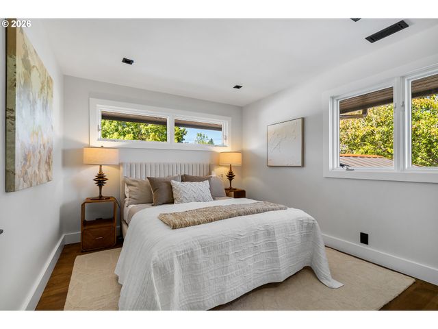 8015 Se EVERGREEN Hwy, Vancouver, WA 98664