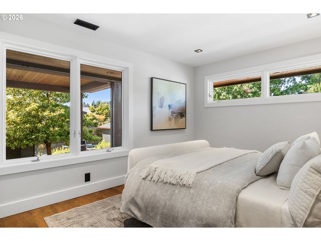 8015 Se EVERGREEN Hwy, Vancouver, WA 98664