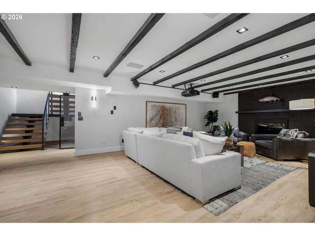 8015 Se EVERGREEN Hwy, Vancouver, WA 98664