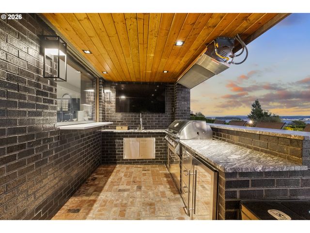 8015 Se EVERGREEN Hwy, Vancouver, WA 98664