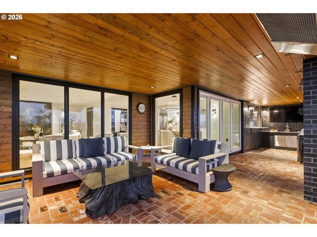 8015 Se EVERGREEN Hwy, Vancouver, WA 98664