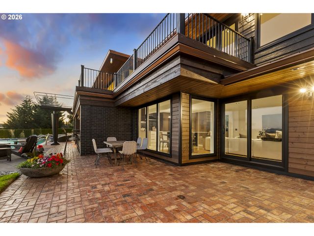 8015 Se EVERGREEN Hwy, Vancouver, WA 98664