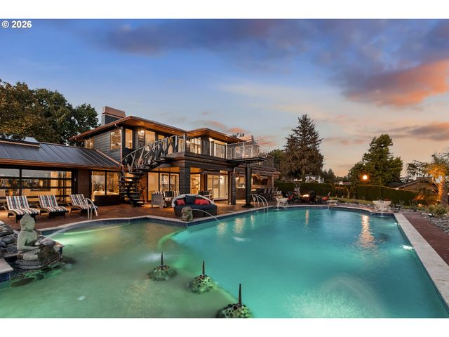 8015 Se EVERGREEN Hwy, Vancouver, WA 98664