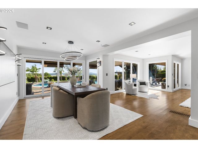 8015 Se EVERGREEN Hwy, Vancouver, WA 98664