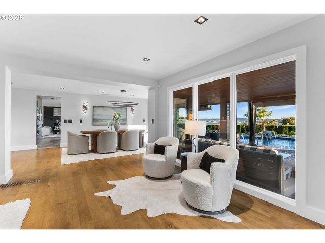 8015 Se EVERGREEN Hwy, Vancouver, WA 98664