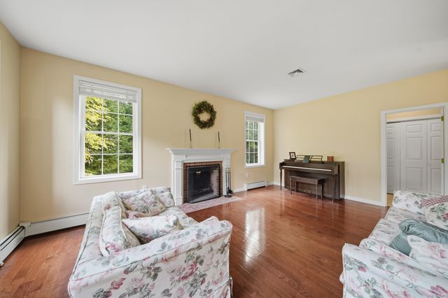 48 Bald Hill Road, Raymond, NH 03077